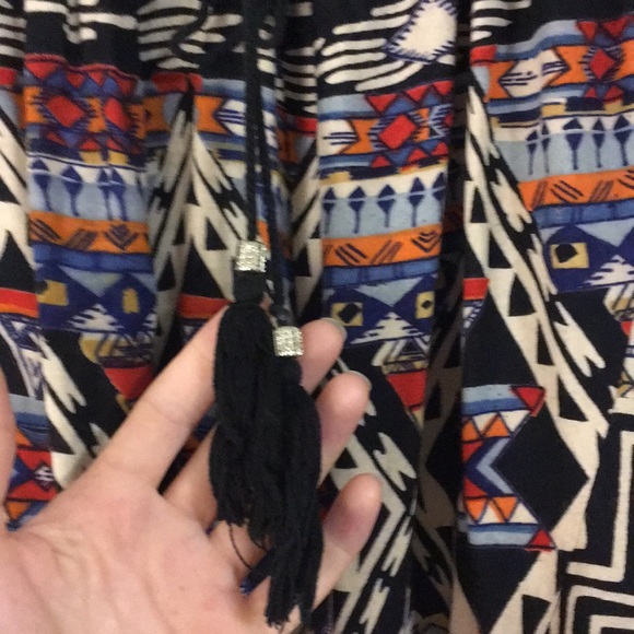 🦋Multi-colored Maxi skirt (M) Elastic waistband🐛 - Picture 6 of 7